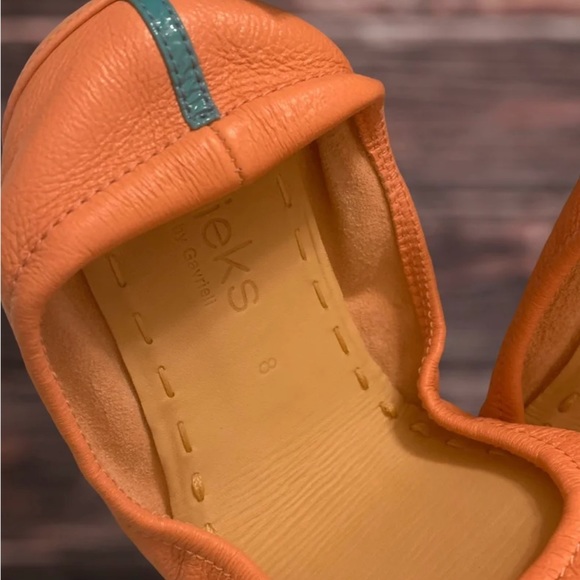 Peach Poppy Tieks *New in Box* - Picture 3 of 3